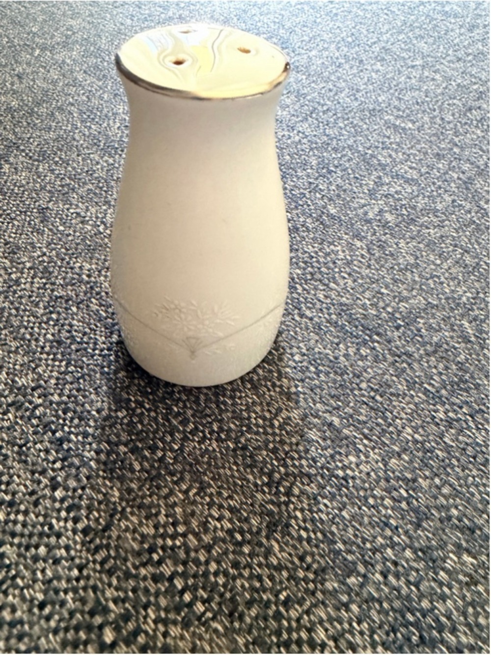 Noritake Whitebrook Salt Shaker